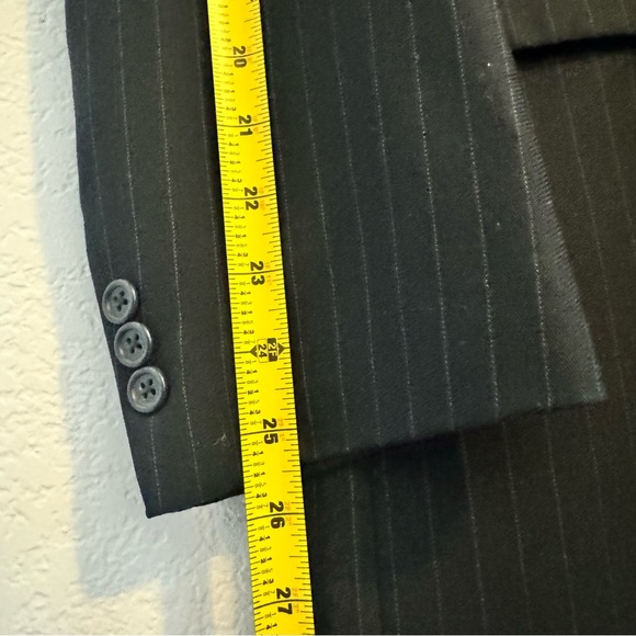 Kenneth Cole Reaction Black And Gray Pinstriped 2 pcs Wool Suit. Size 42… - Picture 11 of 17